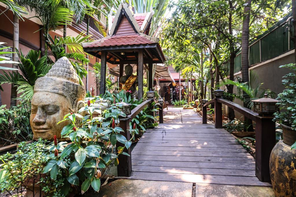 Central Night Hotel Siem Reap Exteriér fotografie