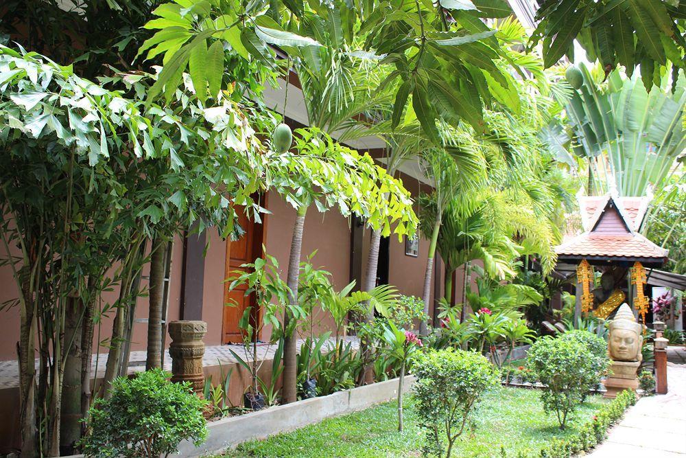 Central Night Hotel Siem Reap Exteriér fotografie