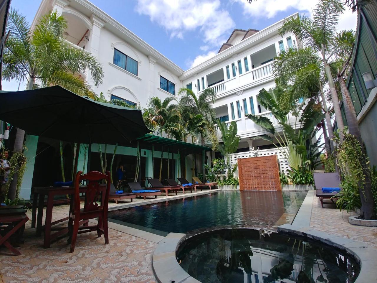 Central Night Hotel Siem Reap Exteriér fotografie