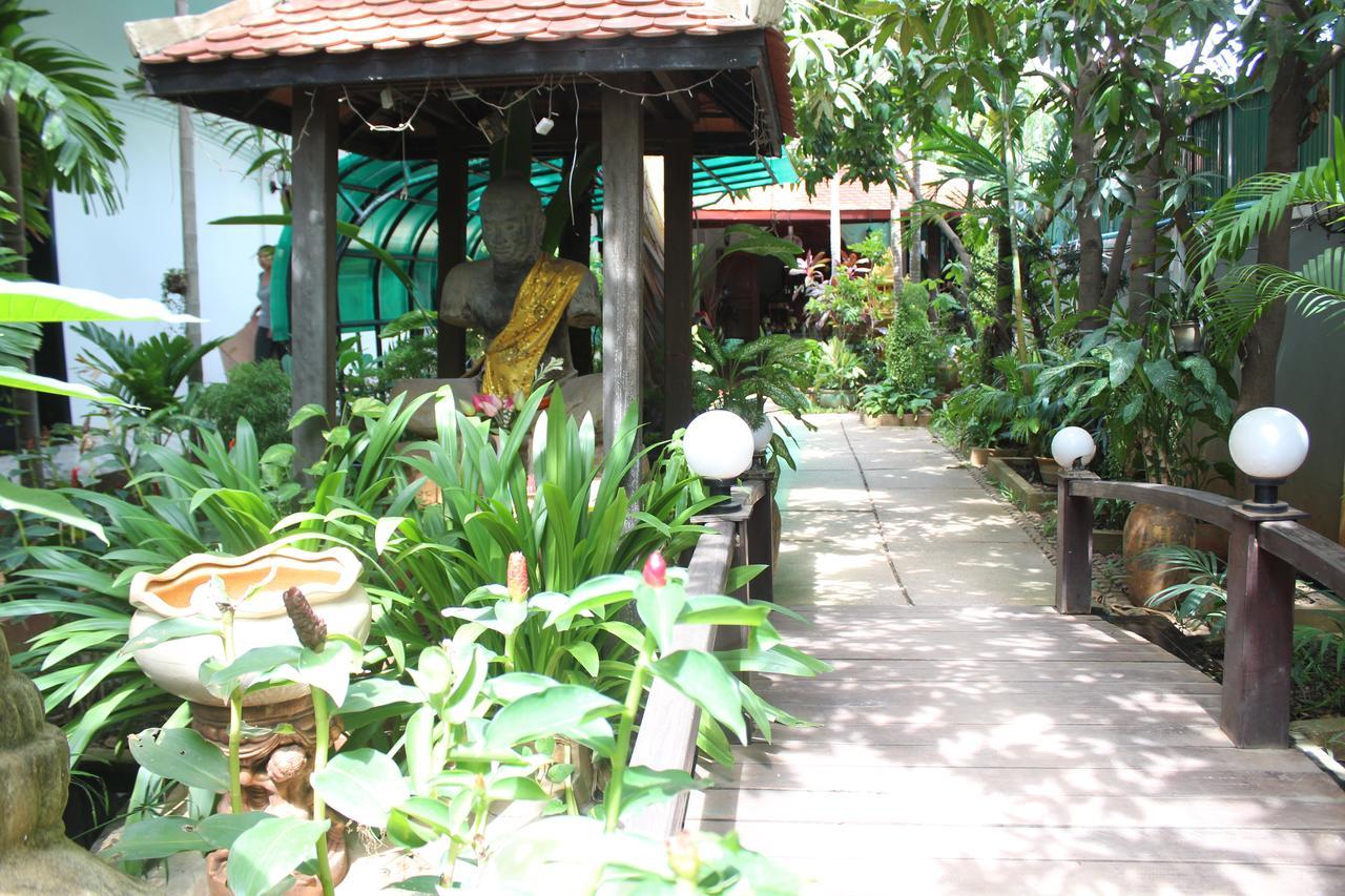 Central Night Hotel Siem Reap Exteriér fotografie